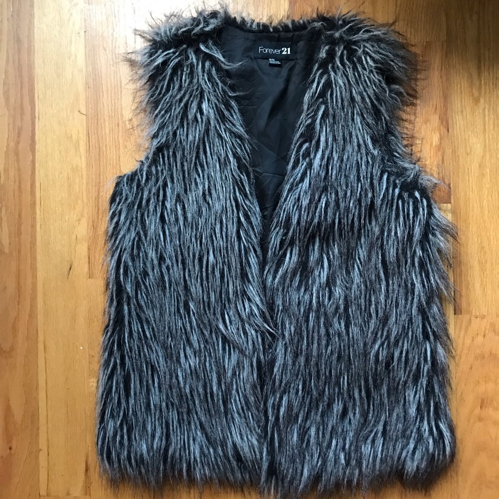 *ADD ON ITEM* FOREVER21 Grey faux fur vest!